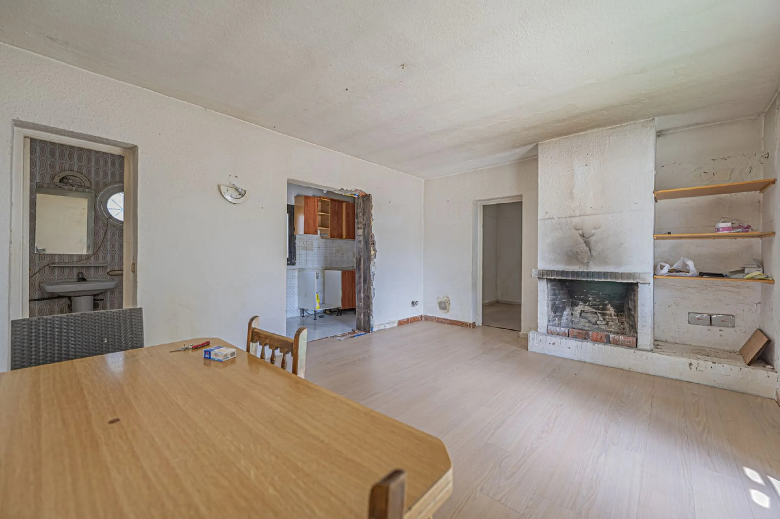 INVESTMENT OPPORTUNITY - BEACHFRONT