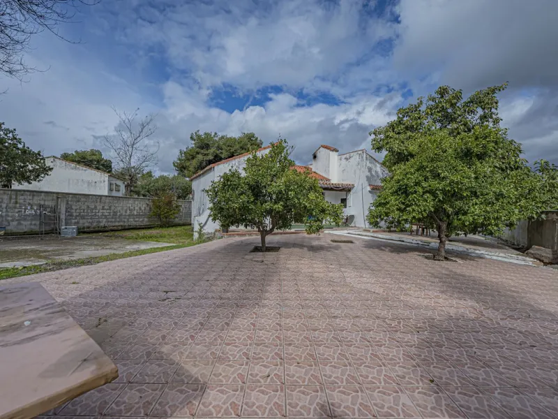 INVESTMENT OPPORTUNITY - BEACHFRONT