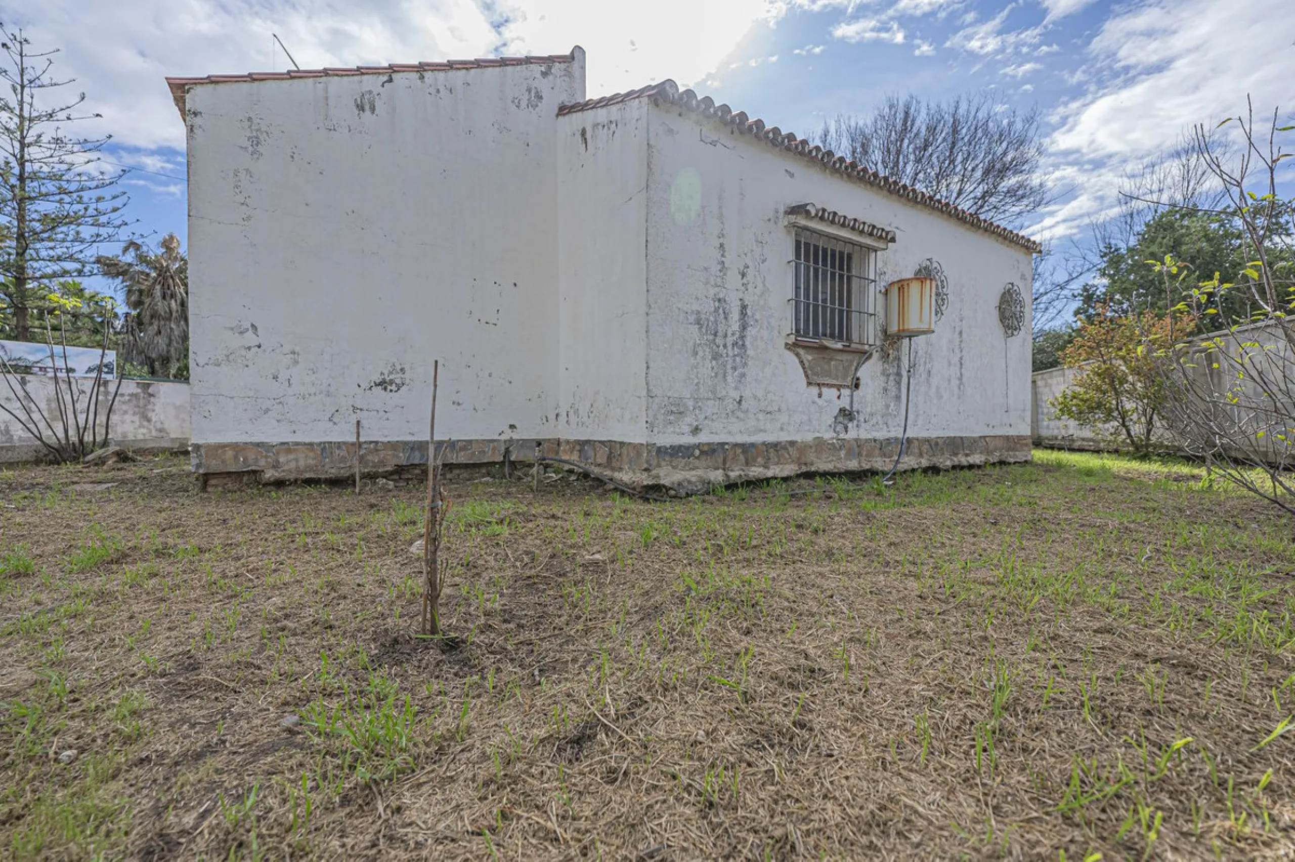 INVESTMENT OPPORTUNITY - BEACHFRONT