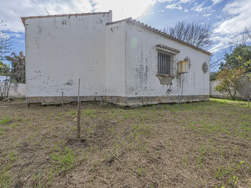 INVESTMENT OPPORTUNITY - BEACHFRONT