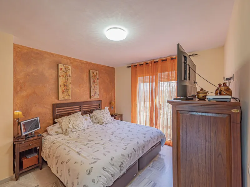HOUSE WITH PRIVATE POOL IN MARBELLA