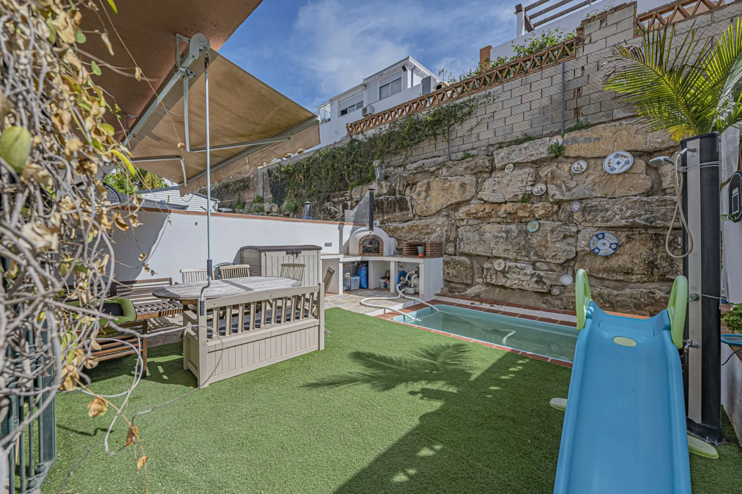HOUSE WITH PRIVATE POOL IN MARBELLA