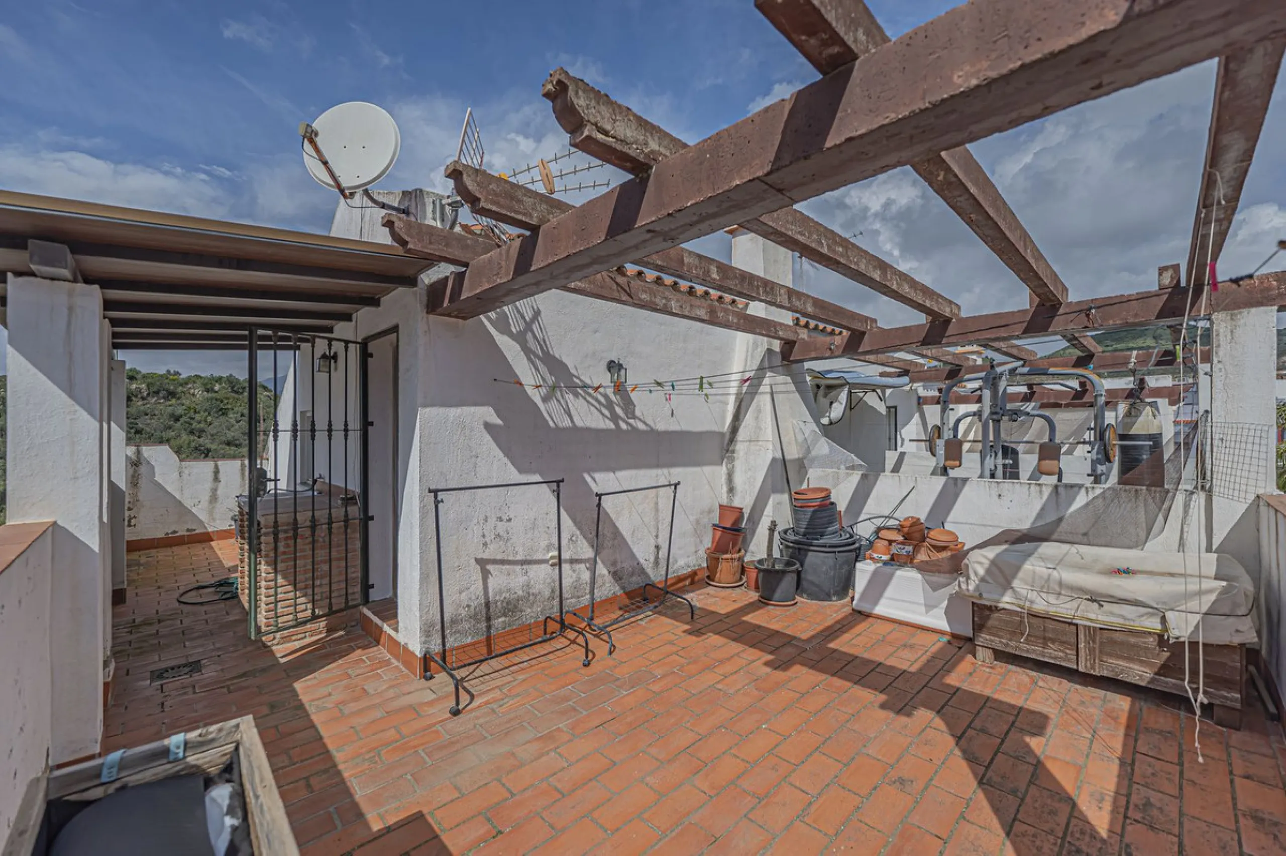 HOUSE WITH PRIVATE POOL IN MARBELLA