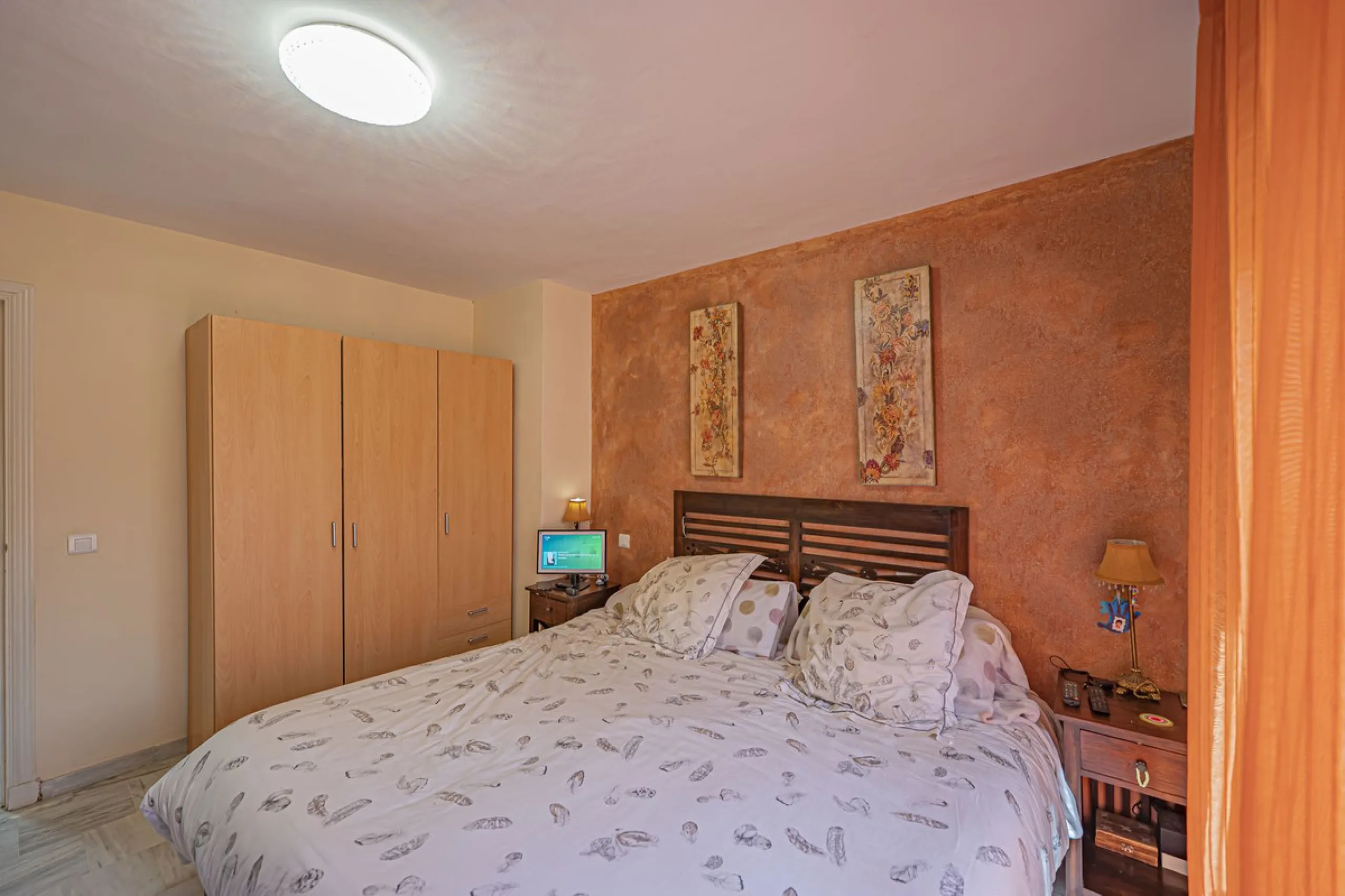 HOUSE WITH PRIVATE POOL IN MARBELLA