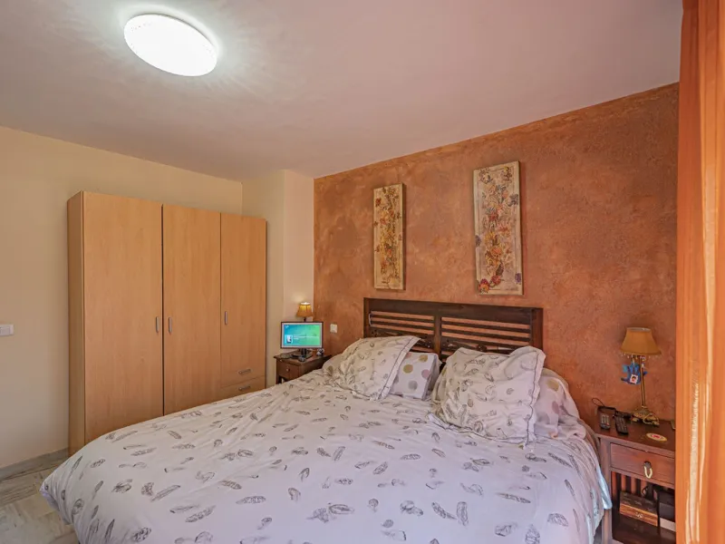 HOUSE WITH PRIVATE POOL IN MARBELLA