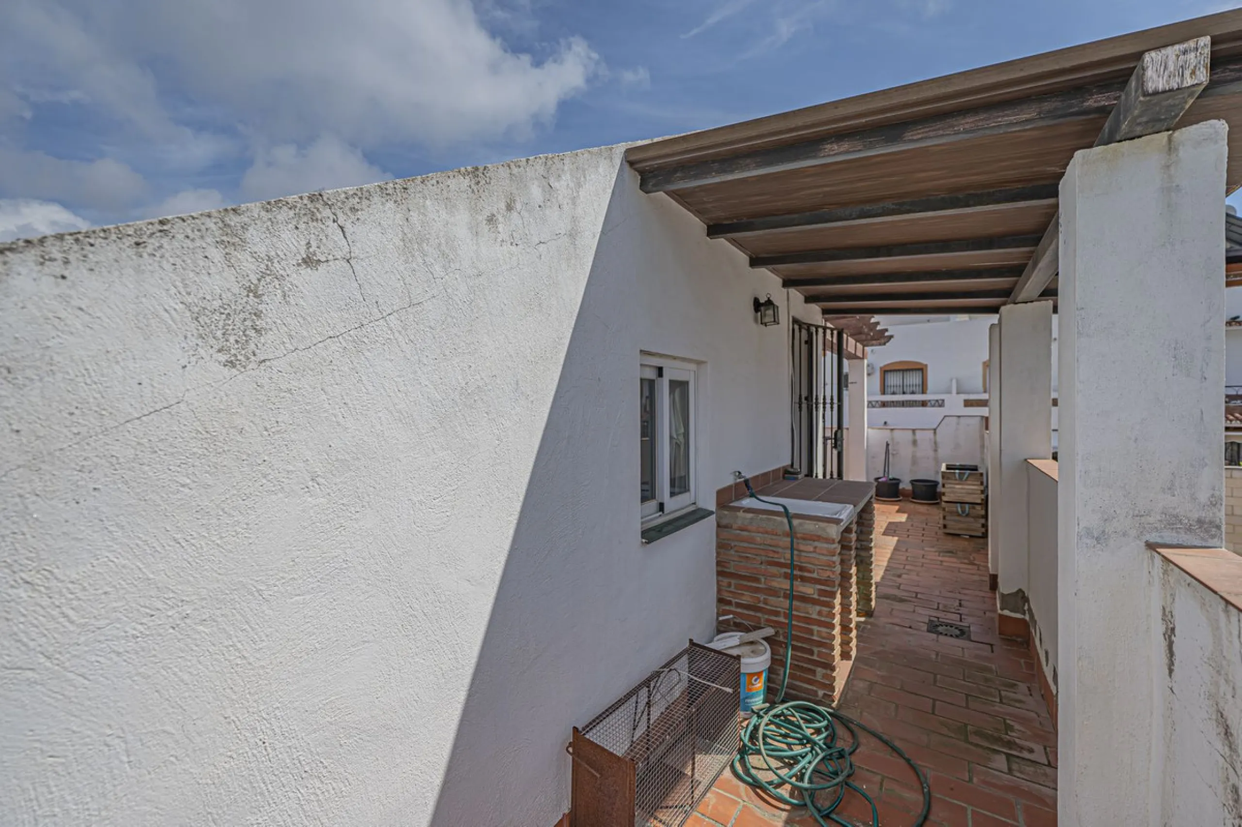 HOUSE WITH PRIVATE POOL IN MARBELLA