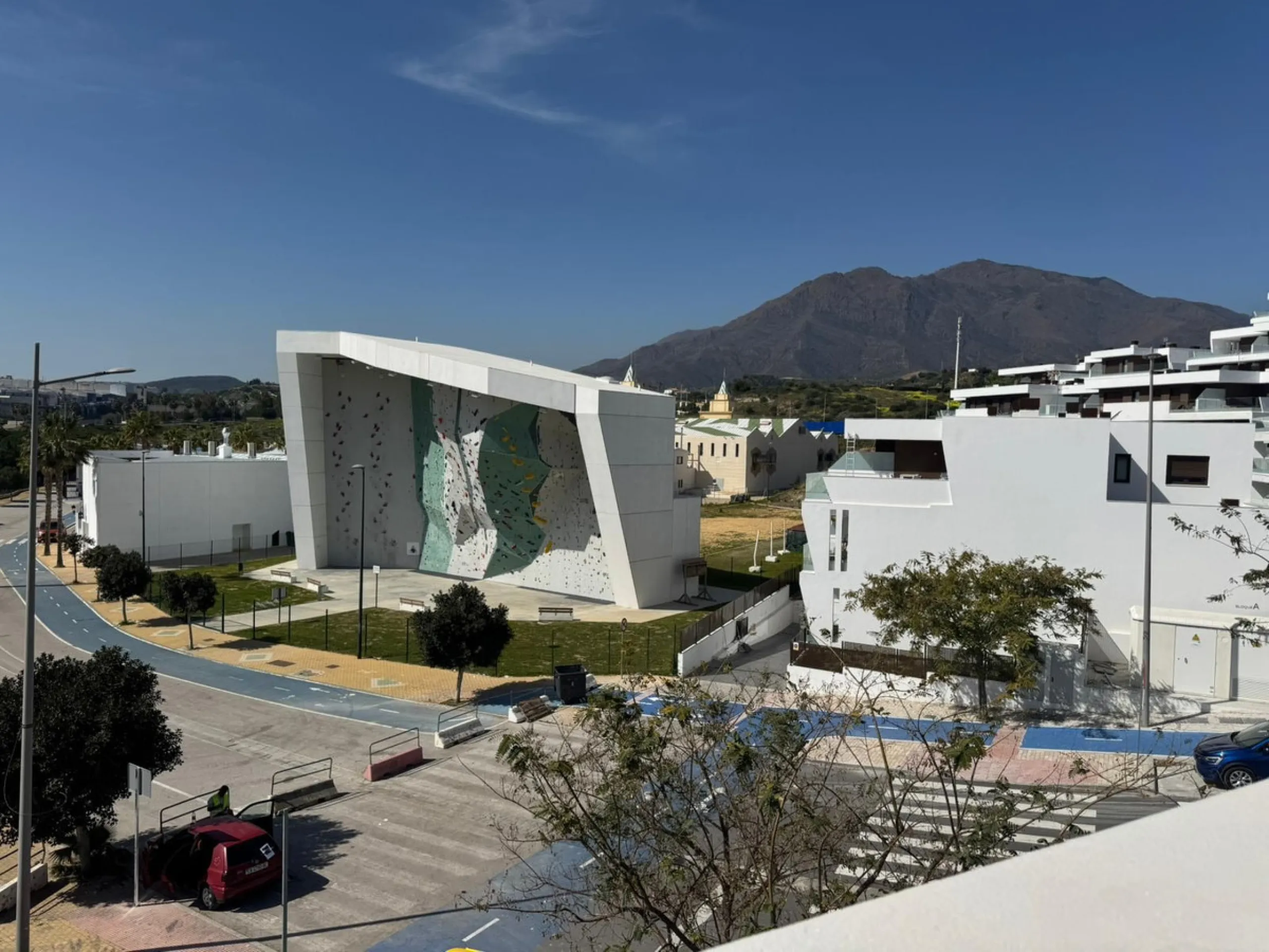 Apartment - Penthouse в продаже в Estepona, Málaga. В доме 2 спален и 2 ванных комнат. Площадь дома 145 м²