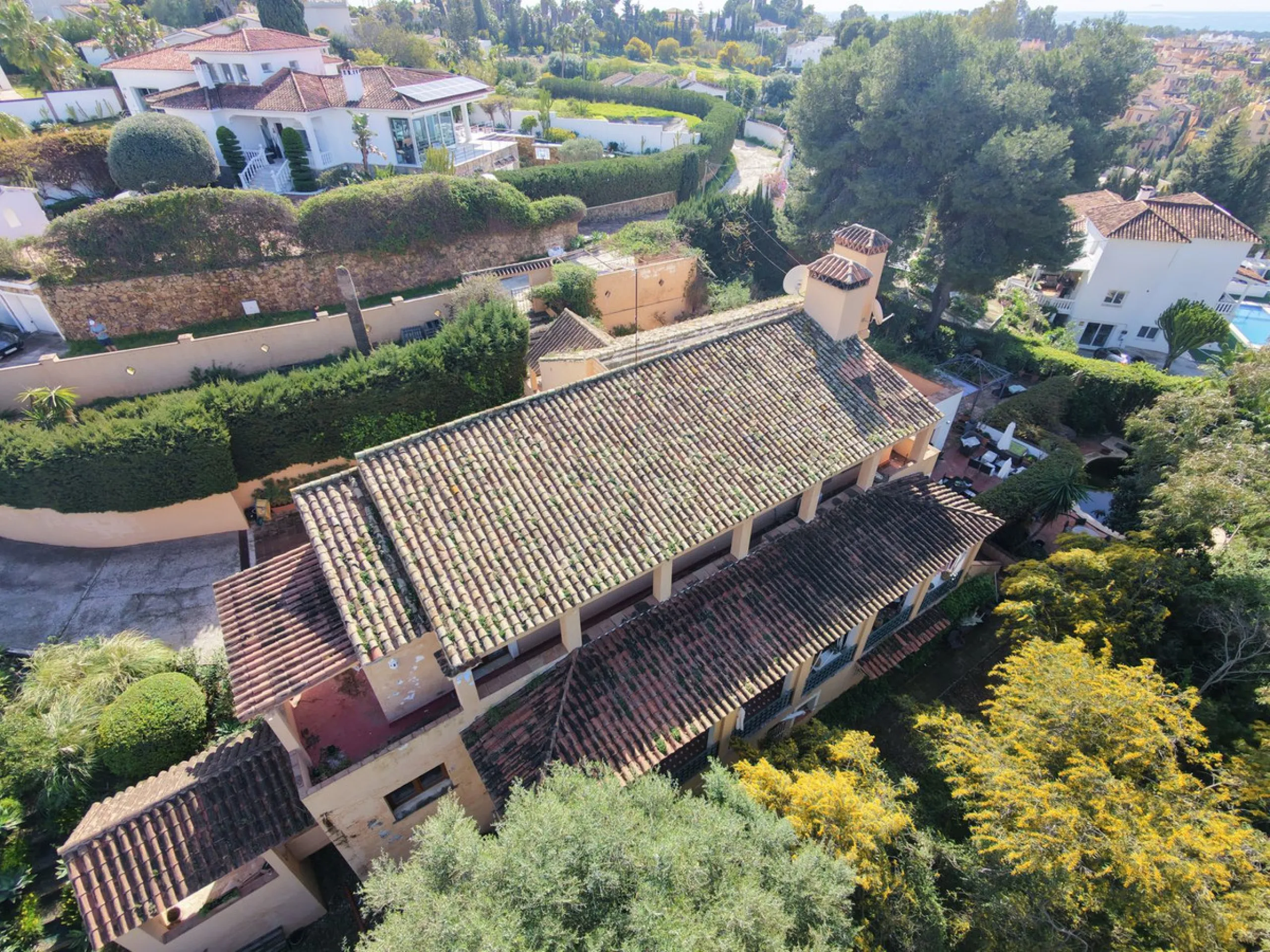 House - Detached Villa в продаже в Estepona, Málaga. В доме 6 спален и 5 ванных комнат. Площадь дома 467 м². Площадь участка 4468 м²
