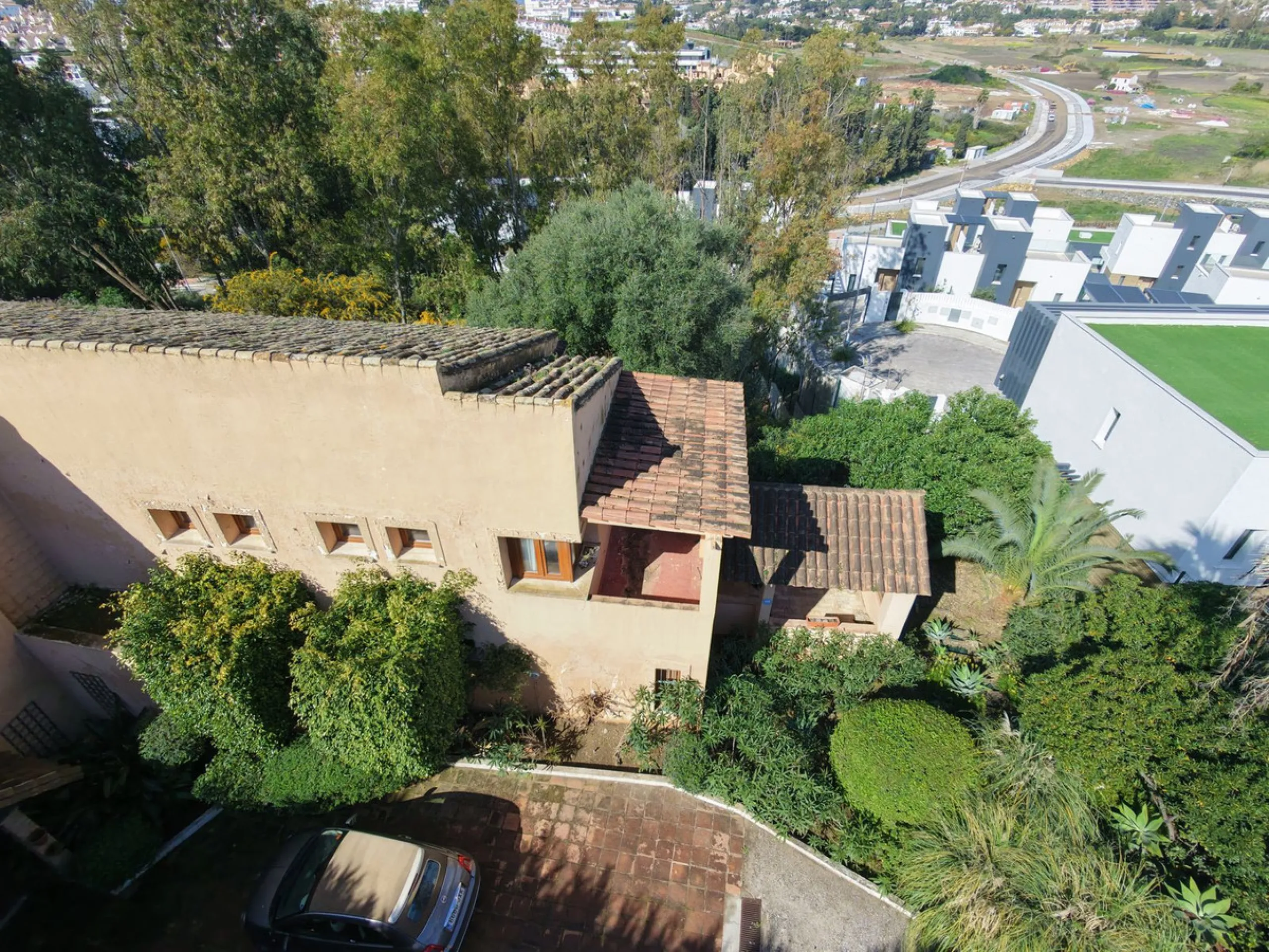 House - Detached Villa в продаже в Estepona, Málaga. В доме 6 спален и 5 ванных комнат. Площадь дома 467 м². Площадь участка 4468 м²