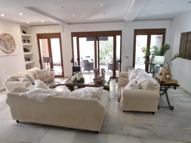 House - Detached Villa в продаже в Estepona, Málaga. В доме 6 спален и 5 ванных комнат. Площадь дома 467 м². Площадь участка 4468 м²