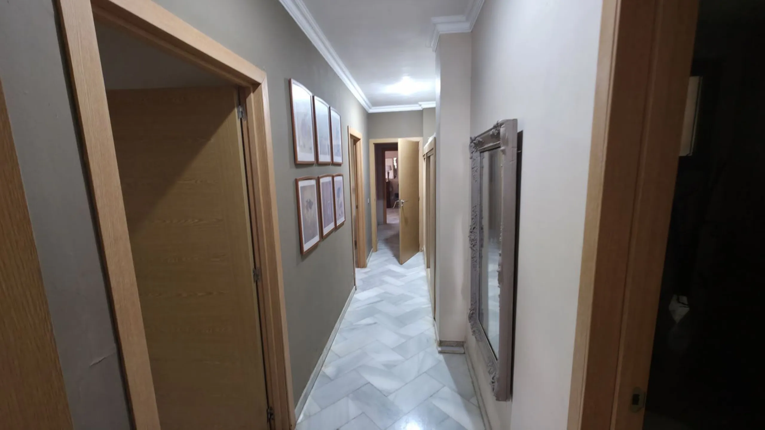 House - Detached Villa в продаже в Estepona, Málaga. В доме 6 спален и 5 ванных комнат. Площадь дома 467 м². Площадь участка 4468 м²