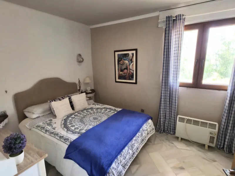 House - Detached Villa в продаже в Estepona, Málaga. В доме 6 спален и 5 ванных комнат. Площадь дома 467 м². Площадь участка 4468 м²