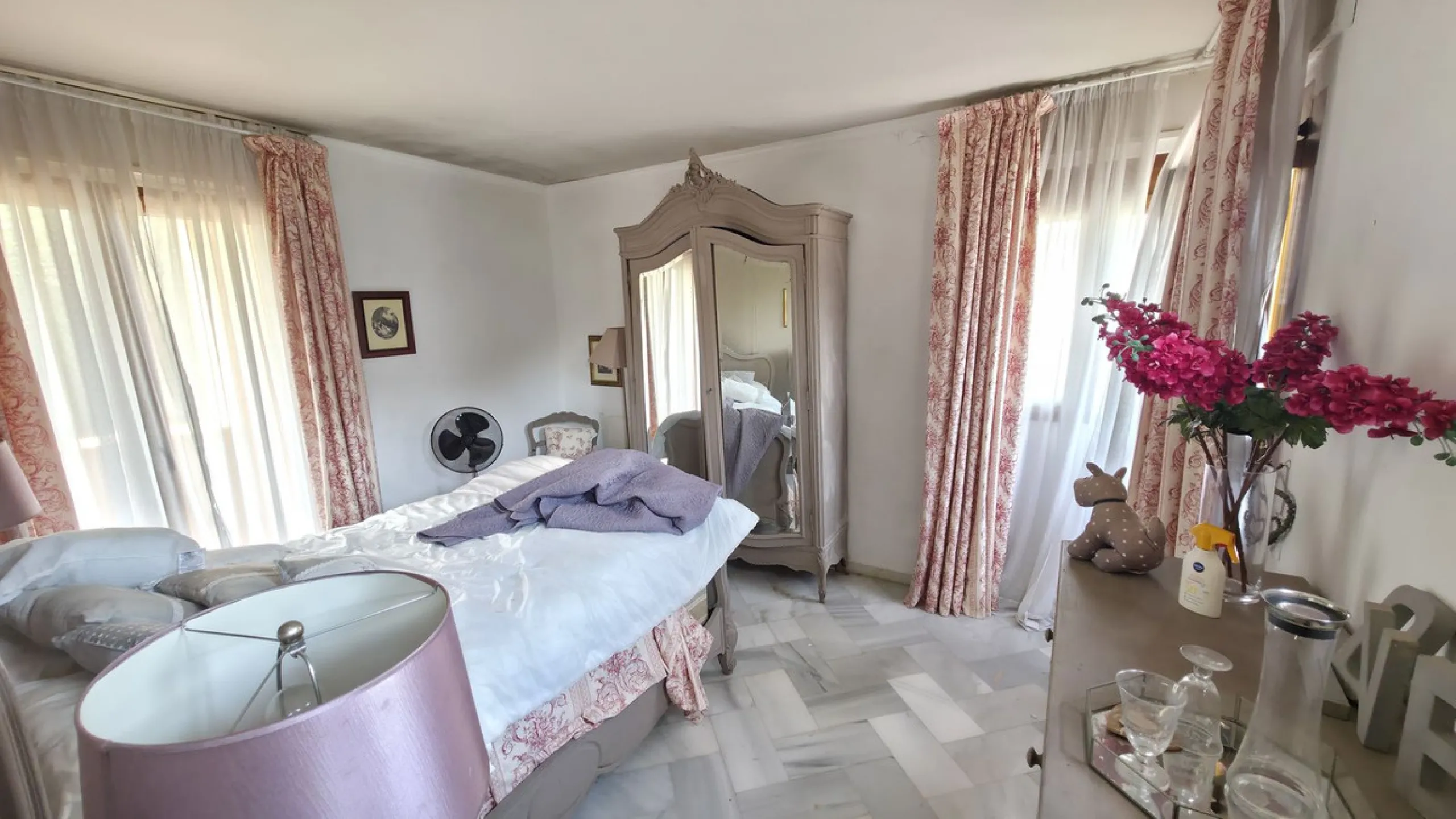 House - Detached Villa в продаже в Estepona, Málaga. В доме 6 спален и 5 ванных комнат. Площадь дома 467 м². Площадь участка 4468 м²