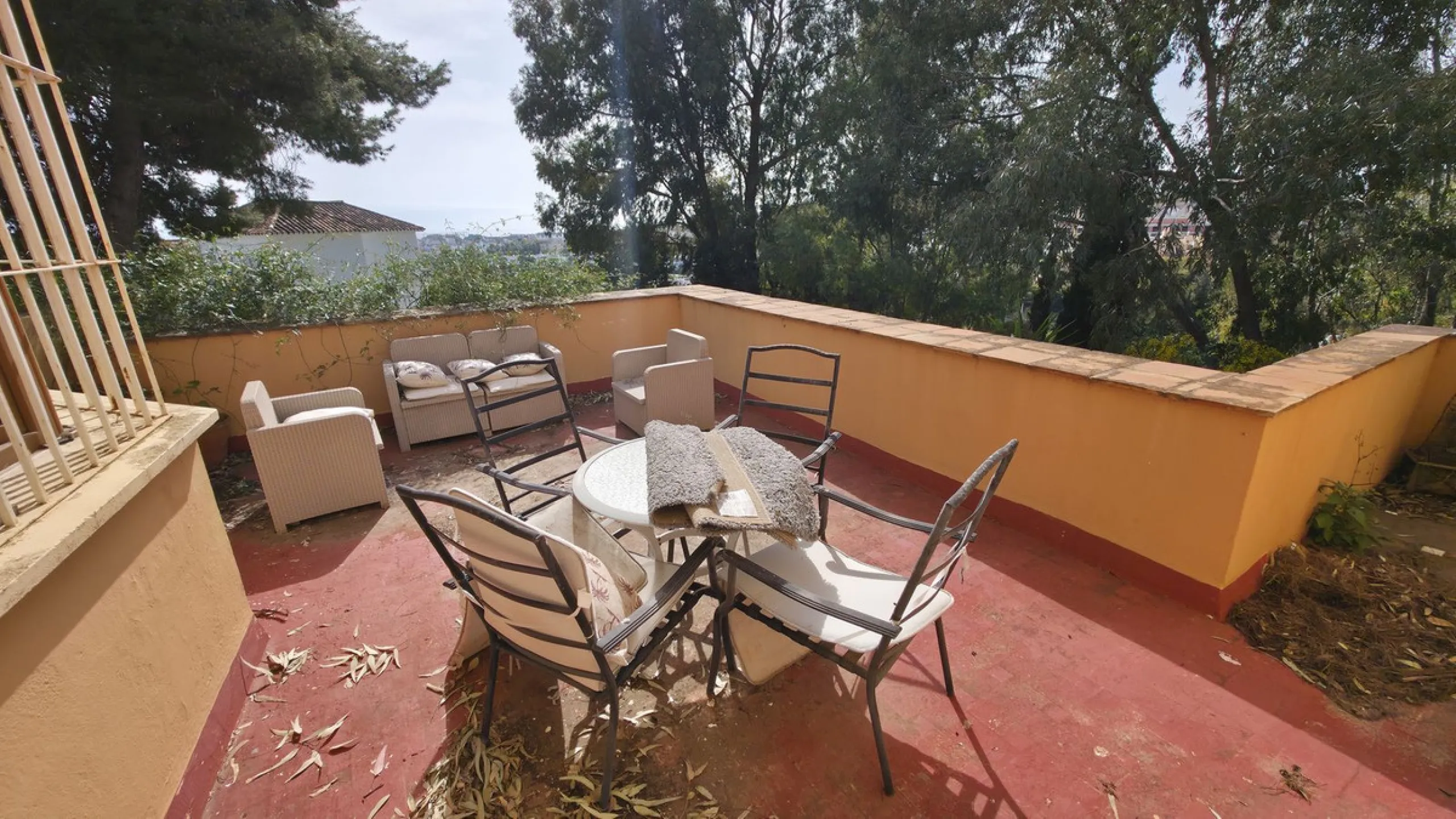 House - Detached Villa в продаже в Estepona, Málaga. В доме 6 спален и 5 ванных комнат. Площадь дома 467 м². Площадь участка 4468 м²
