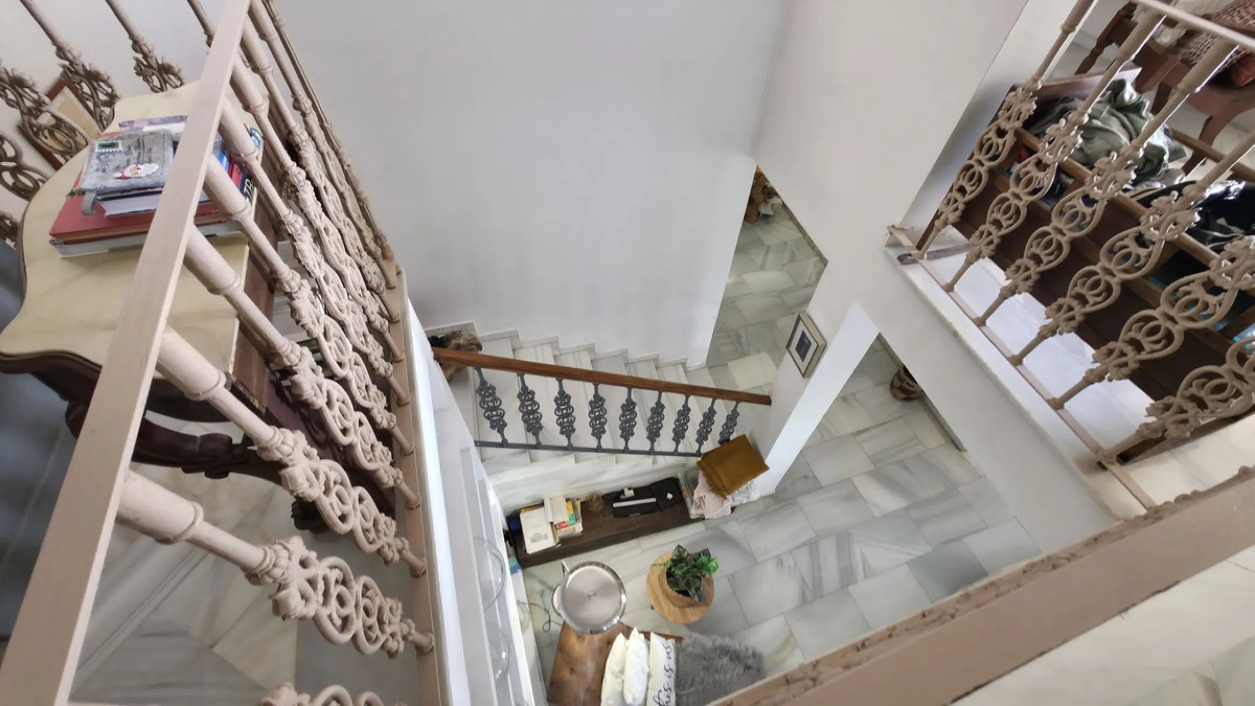 House - Detached Villa в продаже в Estepona, Málaga. В доме 6 спален и 5 ванных комнат. Площадь дома 467 м². Площадь участка 4468 м²