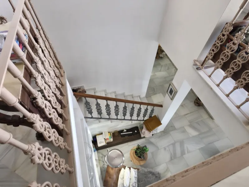 House - Detached Villa в продаже в Estepona, Málaga. В доме 6 спален и 5 ванных комнат. Площадь дома 467 м². Площадь участка 4468 м²