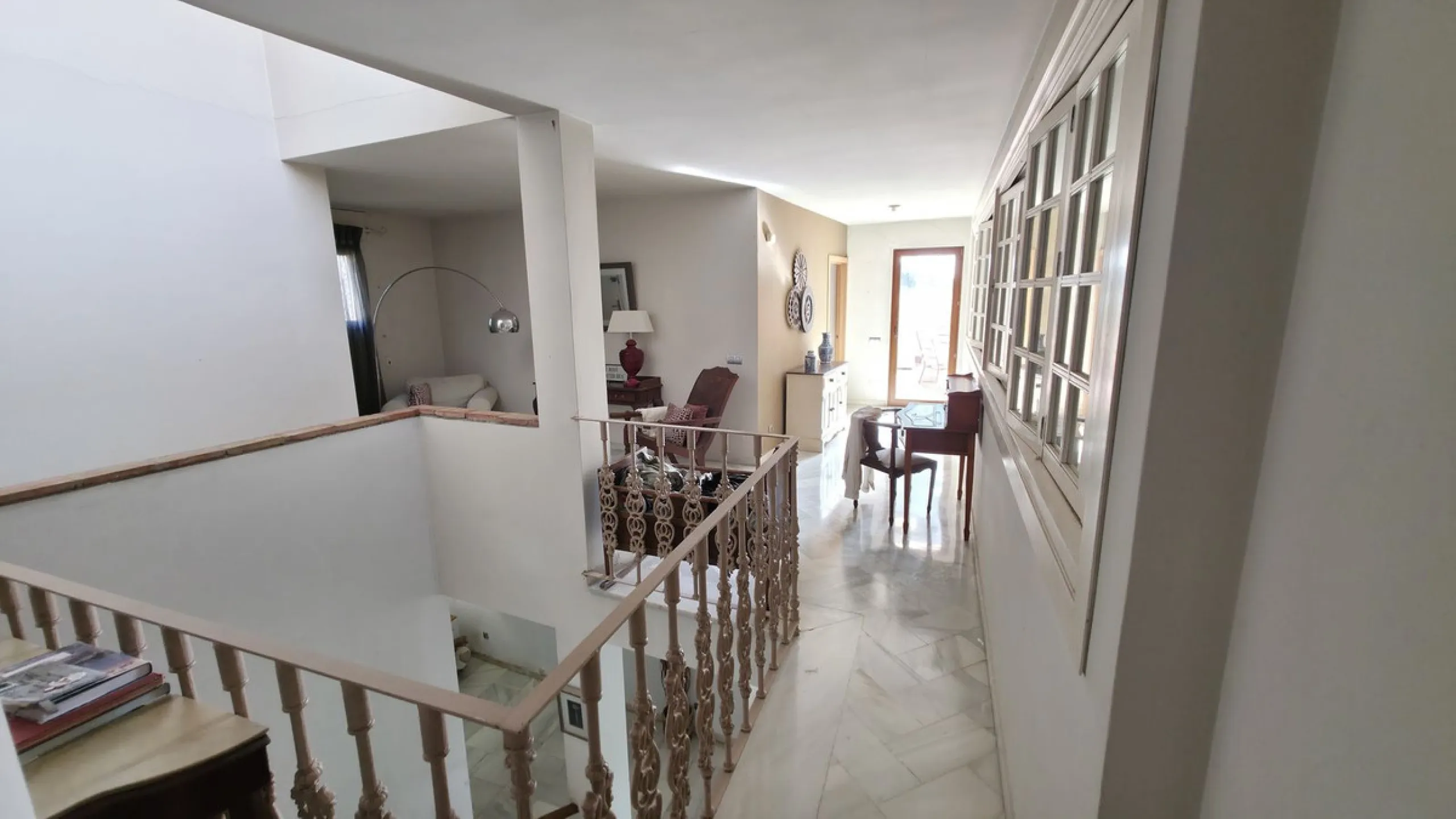 House - Detached Villa в продаже в Estepona, Málaga. В доме 6 спален и 5 ванных комнат. Площадь дома 467 м². Площадь участка 4468 м²