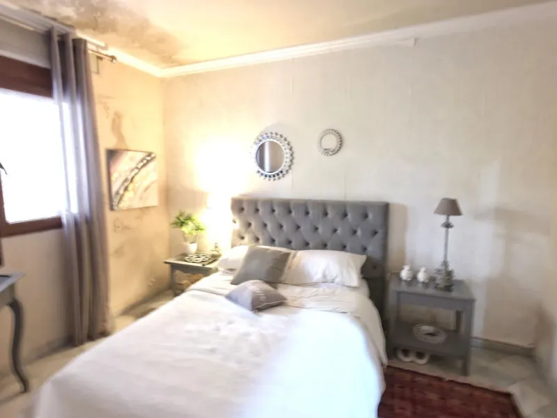 House - Detached Villa в продаже в Estepona, Málaga. В доме 6 спален и 5 ванных комнат. Площадь дома 467 м². Площадь участка 4468 м²