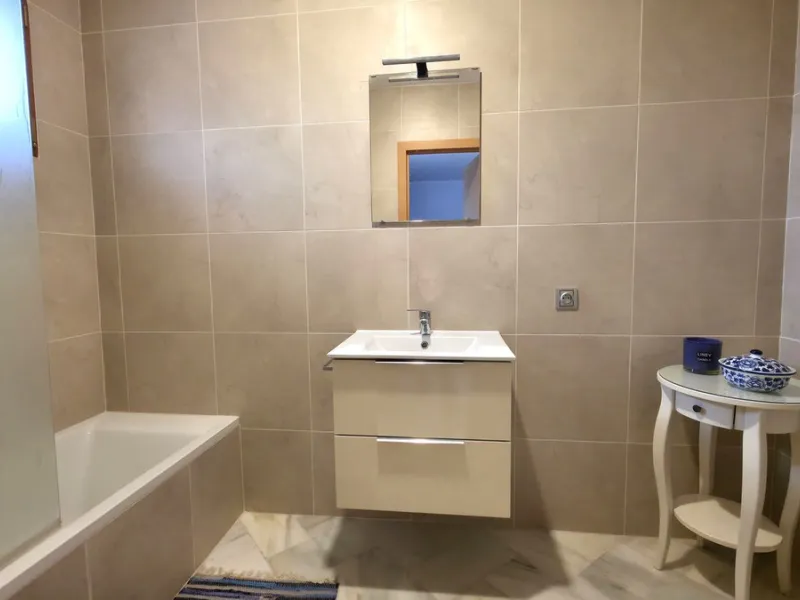 House - Detached Villa в продаже в Estepona, Málaga. В доме 6 спален и 5 ванных комнат. Площадь дома 467 м². Площадь участка 4468 м²