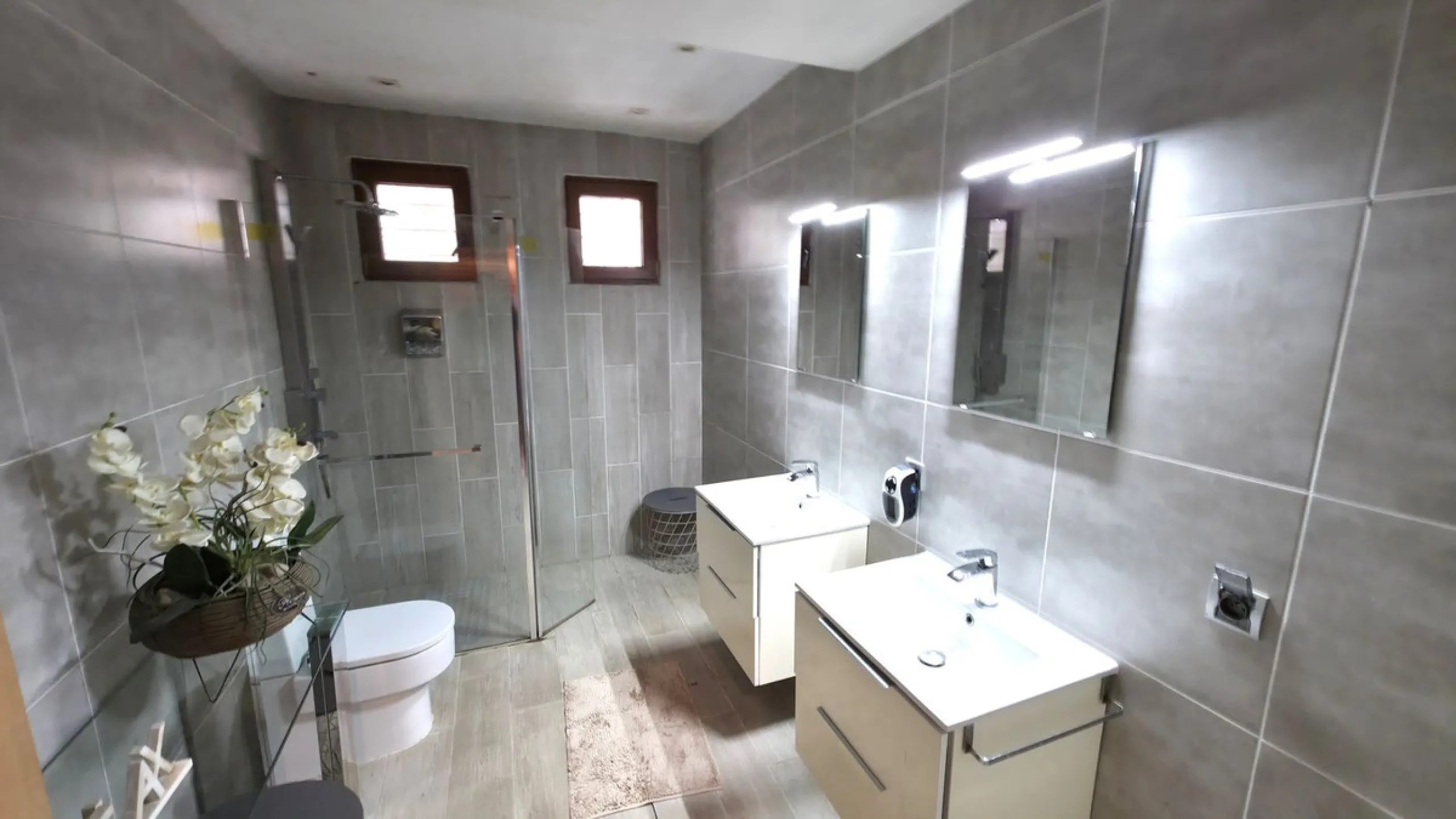 House - Detached Villa в продаже в Estepona, Málaga. В доме 6 спален и 5 ванных комнат. Площадь дома 467 м². Площадь участка 4468 м²