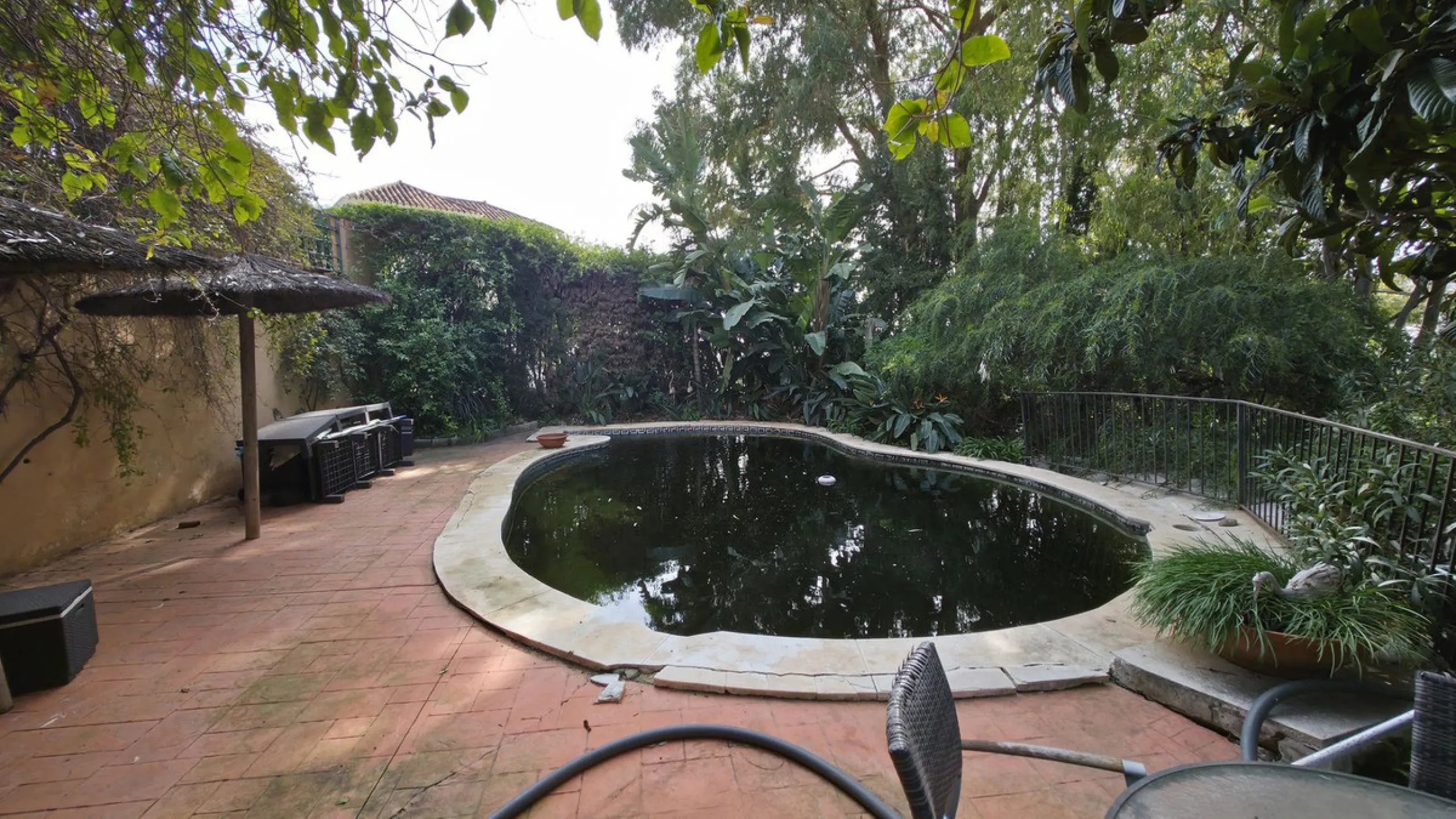 House - Detached Villa в продаже в Estepona, Málaga. В доме 6 спален и 5 ванных комнат. Площадь дома 467 м². Площадь участка 4468 м²