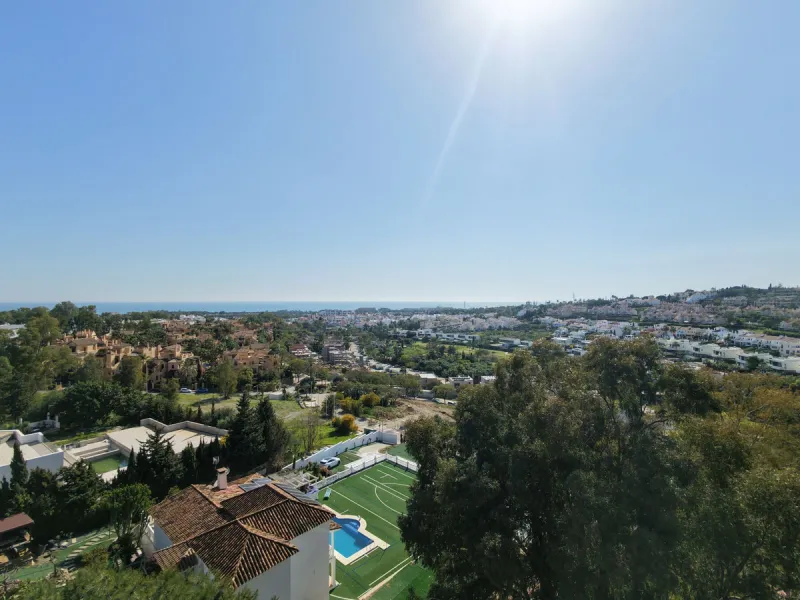 House - Detached Villa в продаже в Estepona, Málaga. В доме 6 спален и 5 ванных комнат. Площадь дома 467 м². Площадь участка 4468 м²