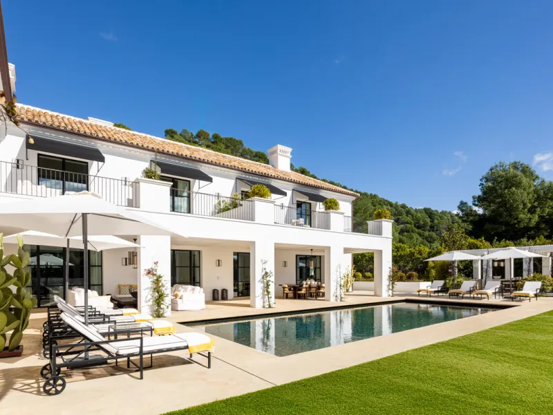 House - Detached Villa в продаже в Marbella, Málaga. В доме 6 спален и 7 ванных комнат. Площадь дома 1000 м². Площадь участка 1770 м²