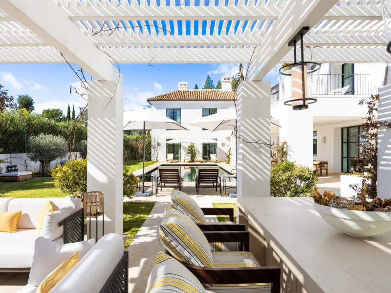 House - Detached Villa в продаже в Marbella, Málaga. В доме 6 спален и 7 ванных комнат. Площадь дома 1000 м². Площадь участка 1770 м²