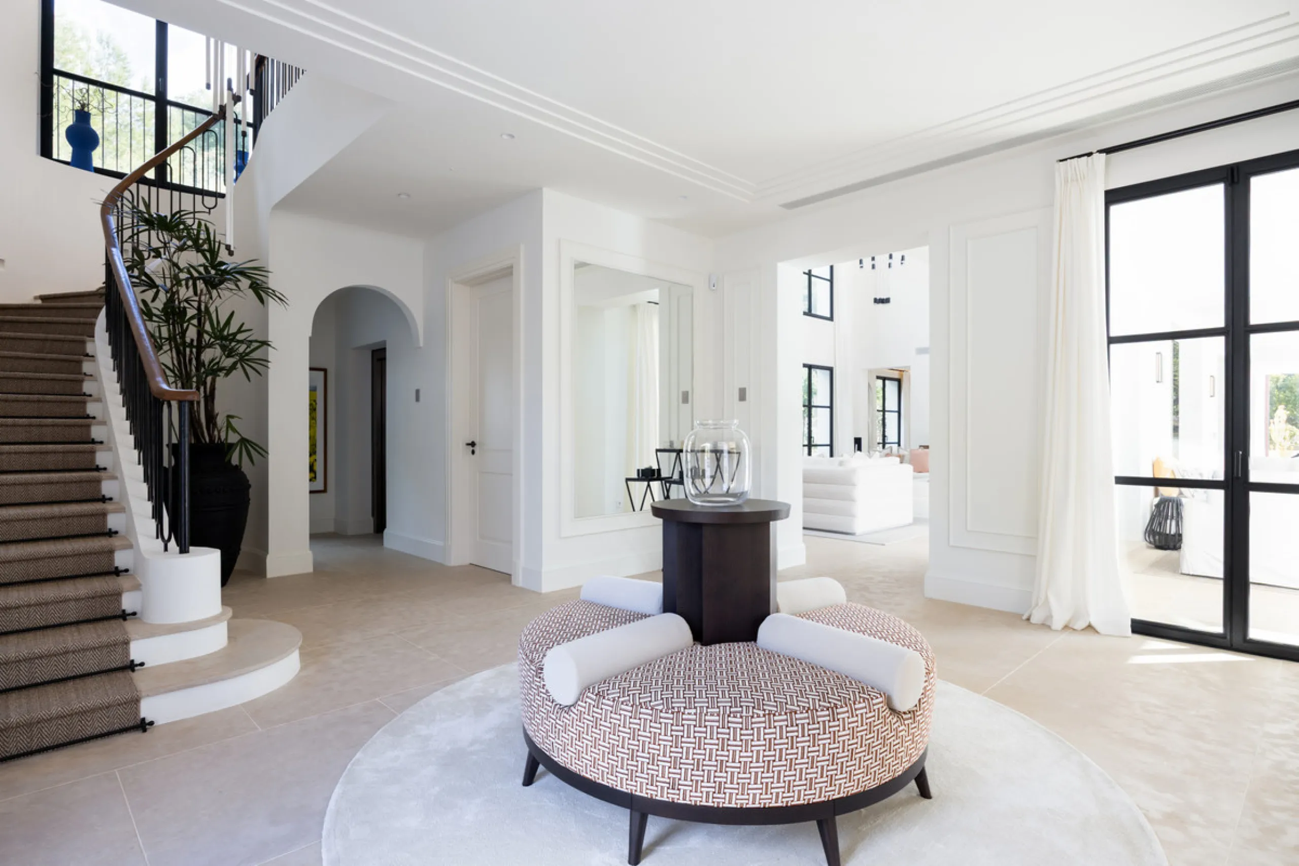 House - Detached Villa в продаже в Marbella, Málaga. В доме 6 спален и 7 ванных комнат. Площадь дома 1000 м². Площадь участка 1770 м²