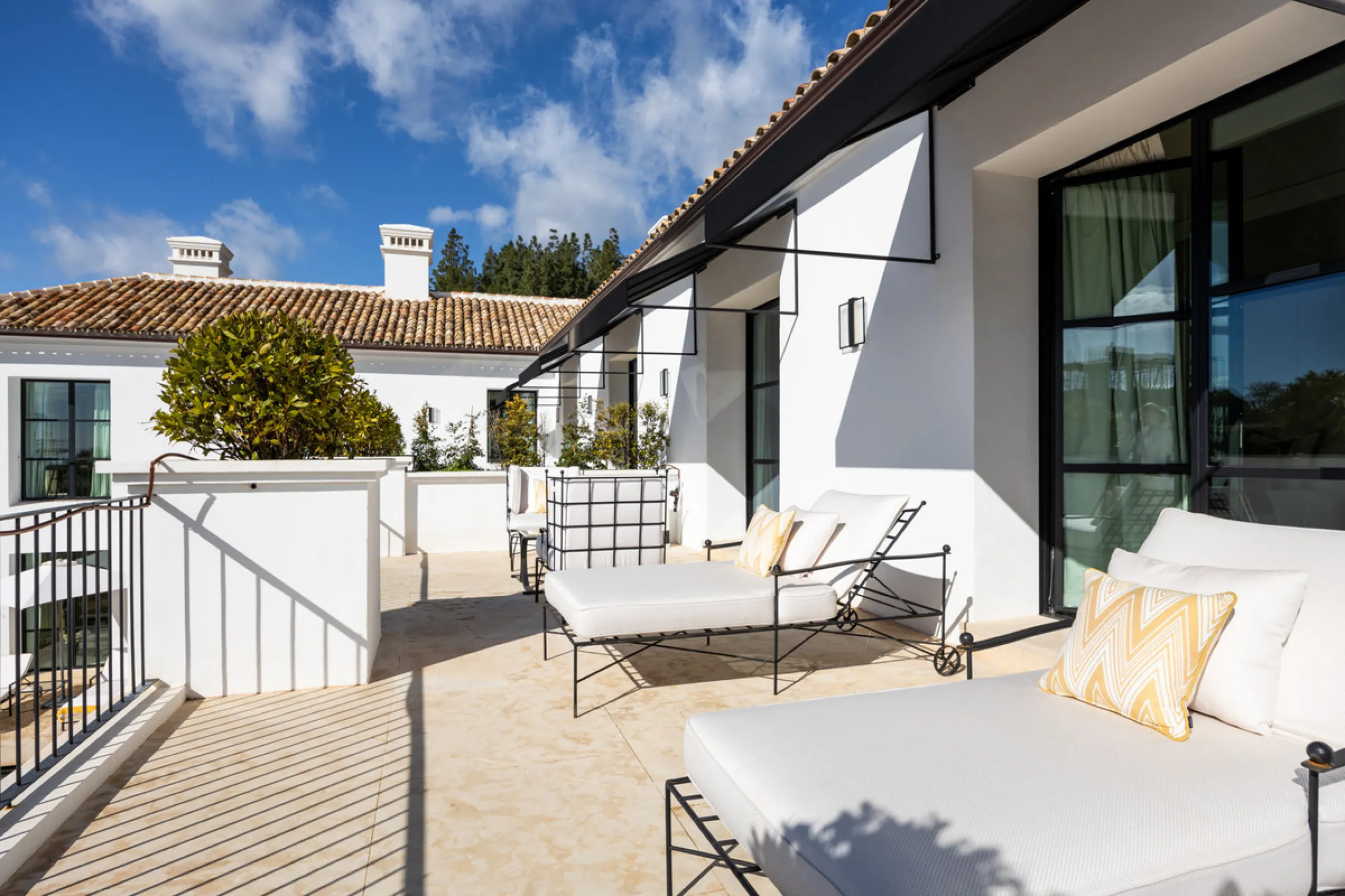 House - Detached Villa в продаже в Marbella, Málaga. В доме 6 спален и 7 ванных комнат. Площадь дома 1000 м². Площадь участка 1770 м²