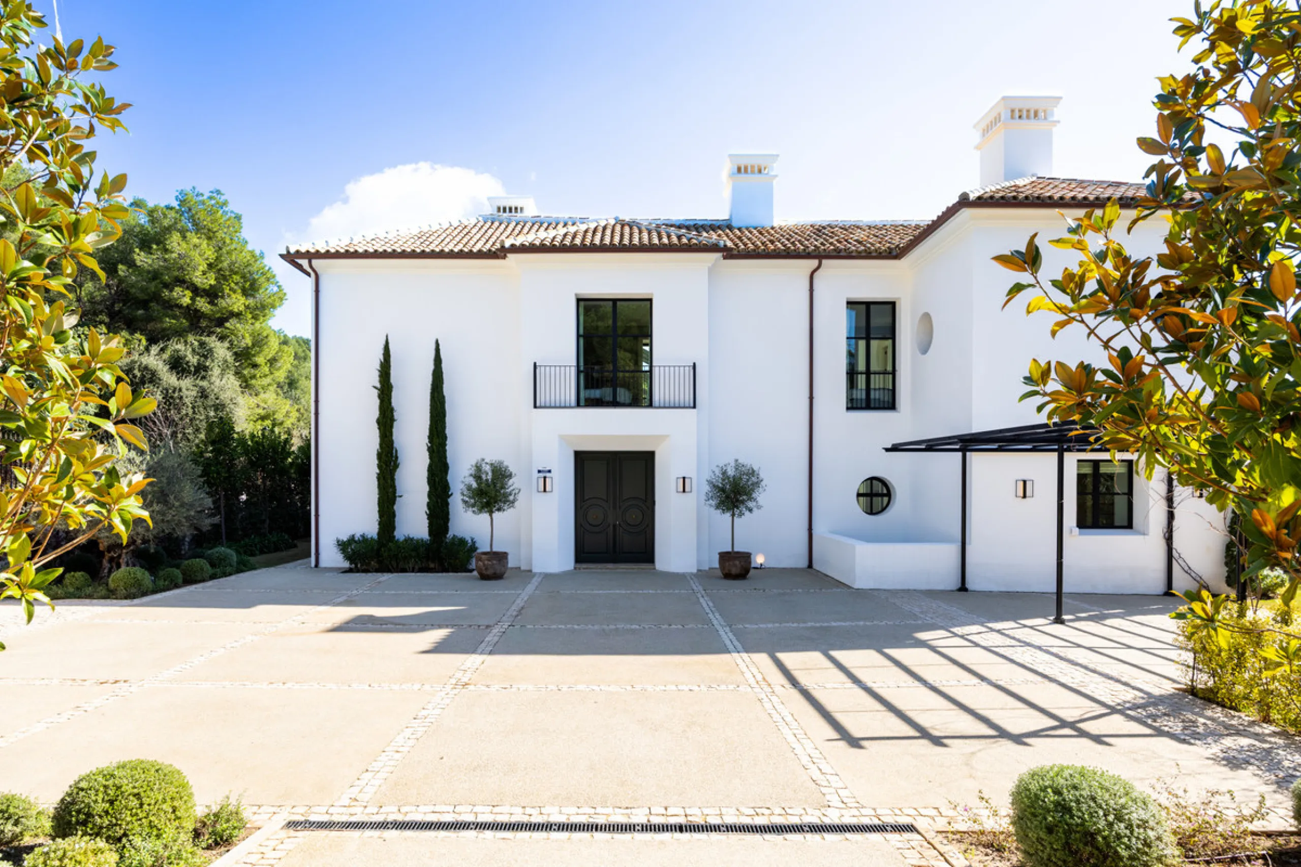 House - Detached Villa в продаже в Marbella, Málaga. В доме 6 спален и 7 ванных комнат. Площадь дома 1000 м². Площадь участка 1770 м²