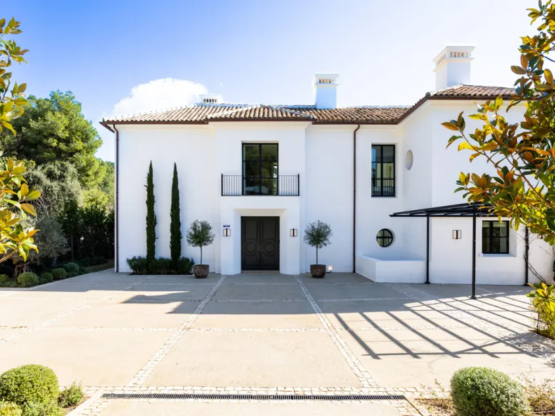 House - Detached Villa в продаже в Marbella, Málaga. В доме 6 спален и 7 ванных комнат. Площадь дома 1000 м². Площадь участка 1770 м²