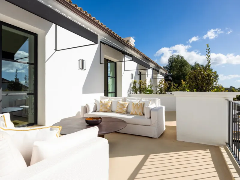 House - Detached Villa в продаже в Marbella, Málaga. В доме 6 спален и 7 ванных комнат. Площадь дома 1000 м². Площадь участка 1770 м²