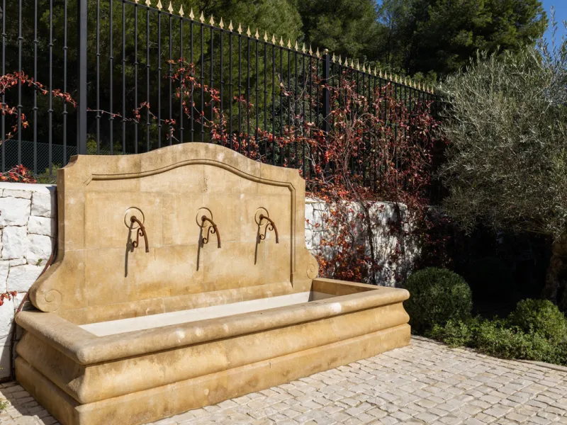 House - Detached Villa в продаже в Marbella, Málaga. В доме 6 спален и 7 ванных комнат. Площадь дома 1000 м². Площадь участка 1770 м²