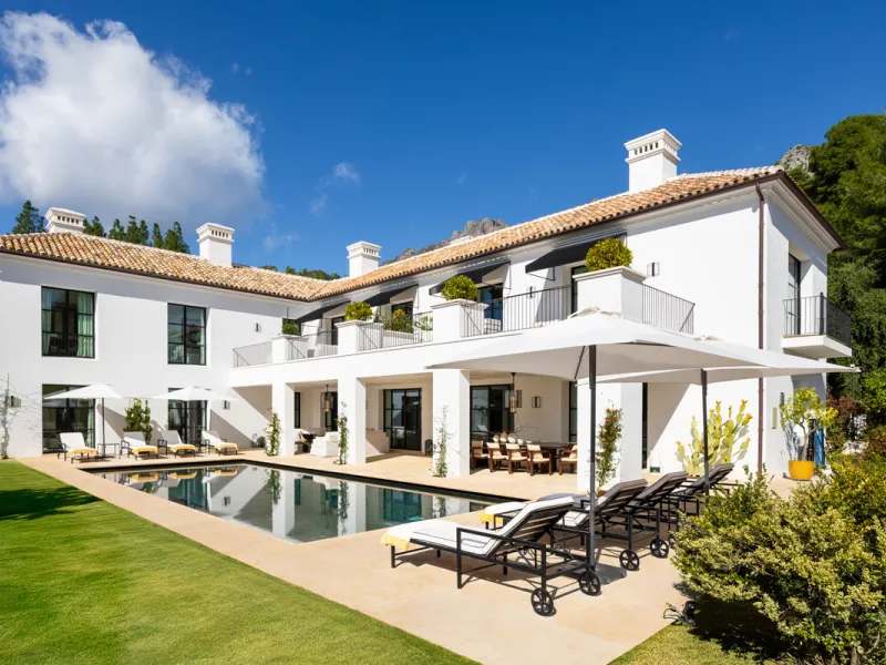 House - Detached Villa в продаже в Marbella, Málaga. В доме 6 спален и 7 ванных комнат. Площадь дома 1000 м². Площадь участка 1770 м²