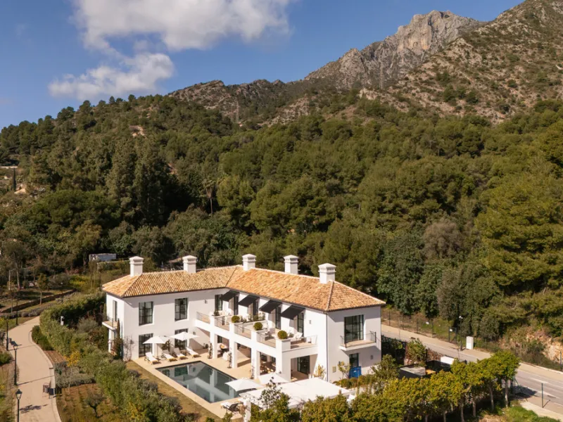 House - Detached Villa в продаже в Marbella, Málaga. В доме 6 спален и 7 ванных комнат. Площадь дома 1000 м². Площадь участка 1770 м²