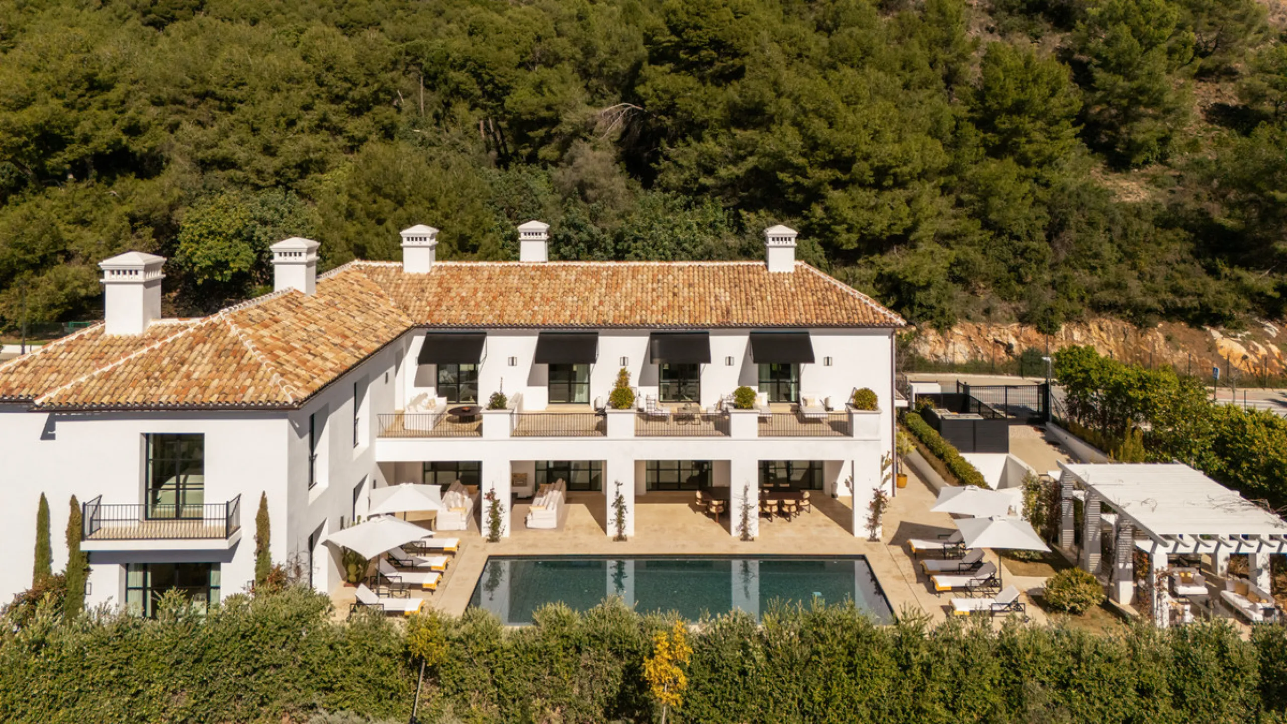 House - Detached Villa в продаже в Marbella, Málaga. В доме 6 спален и 7 ванных комнат. Площадь дома 1000 м². Площадь участка 1770 м²