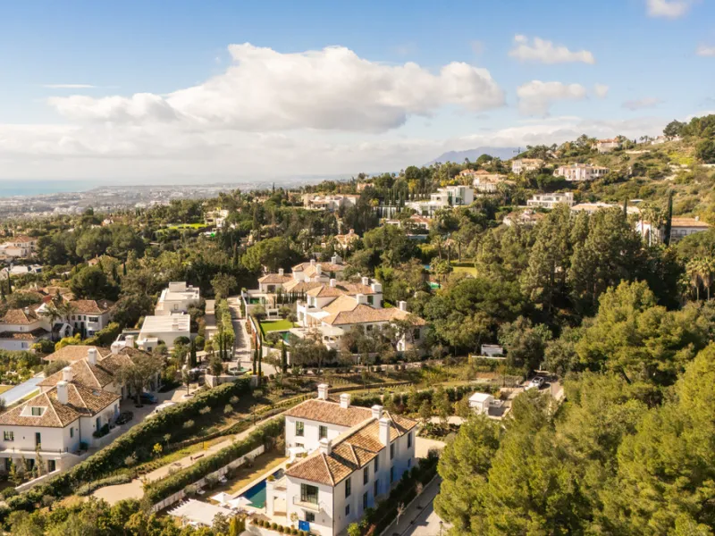 House - Detached Villa в продаже в Marbella, Málaga. В доме 6 спален и 7 ванных комнат. Площадь дома 1000 м². Площадь участка 1770 м²