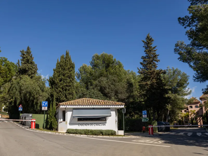 House - Detached Villa в продаже в Marbella, Málaga. В доме 6 спален и 7 ванных комнат. Площадь дома 1000 м². Площадь участка 1770 м²