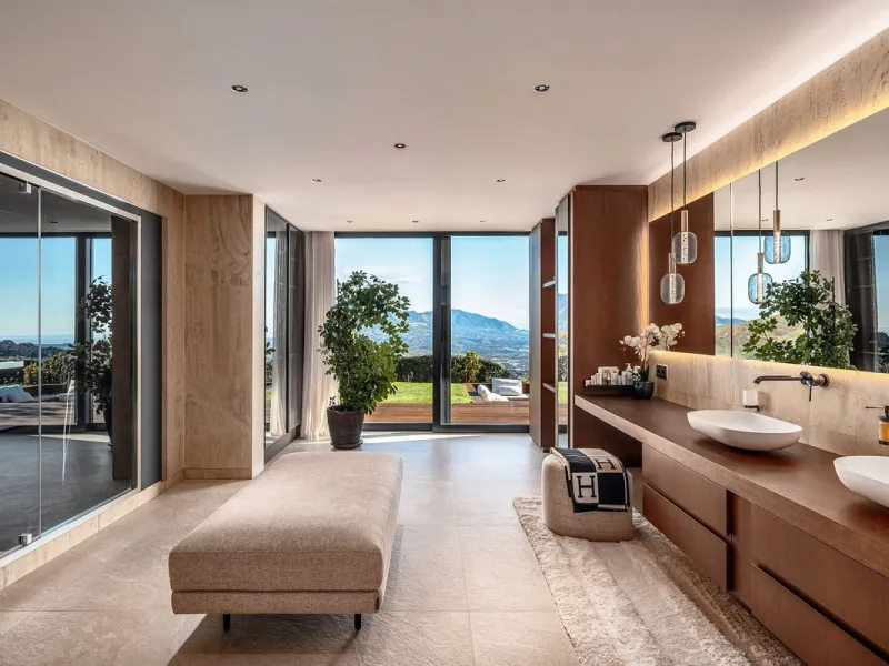 Perched on the coast, in the tranquil hills of La Mairena, this contemporary villa offers a balanced blend of architectural elegance, privacy, and expansive views of the Mediterranean. Surrounded by protected natural landscapes, the residence enjoys a ser
