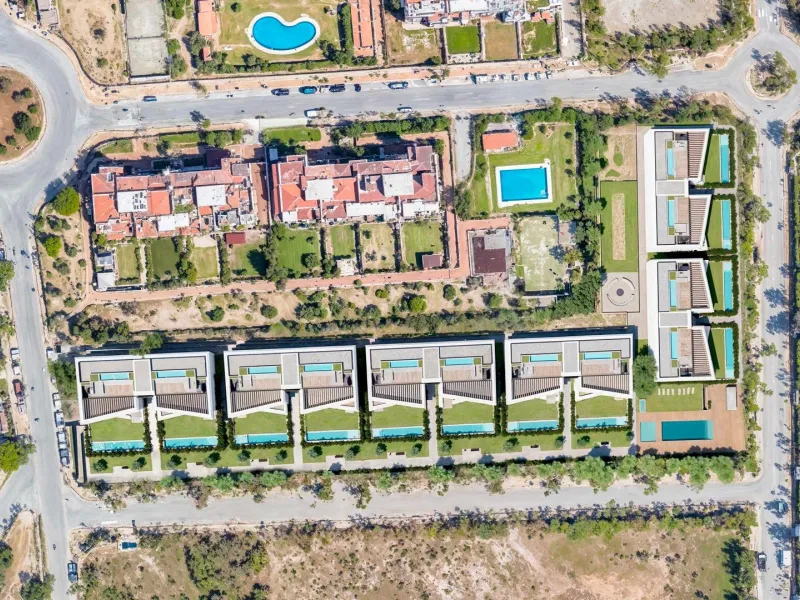 Boutique New Build Apartments on the New Golden Mile Near Estepona& & Exclusive Contemporary Living Between Marbella and Estepona& Discover an exclusive boutique development of modern apartments located on the prestigious New Golden Mile between 