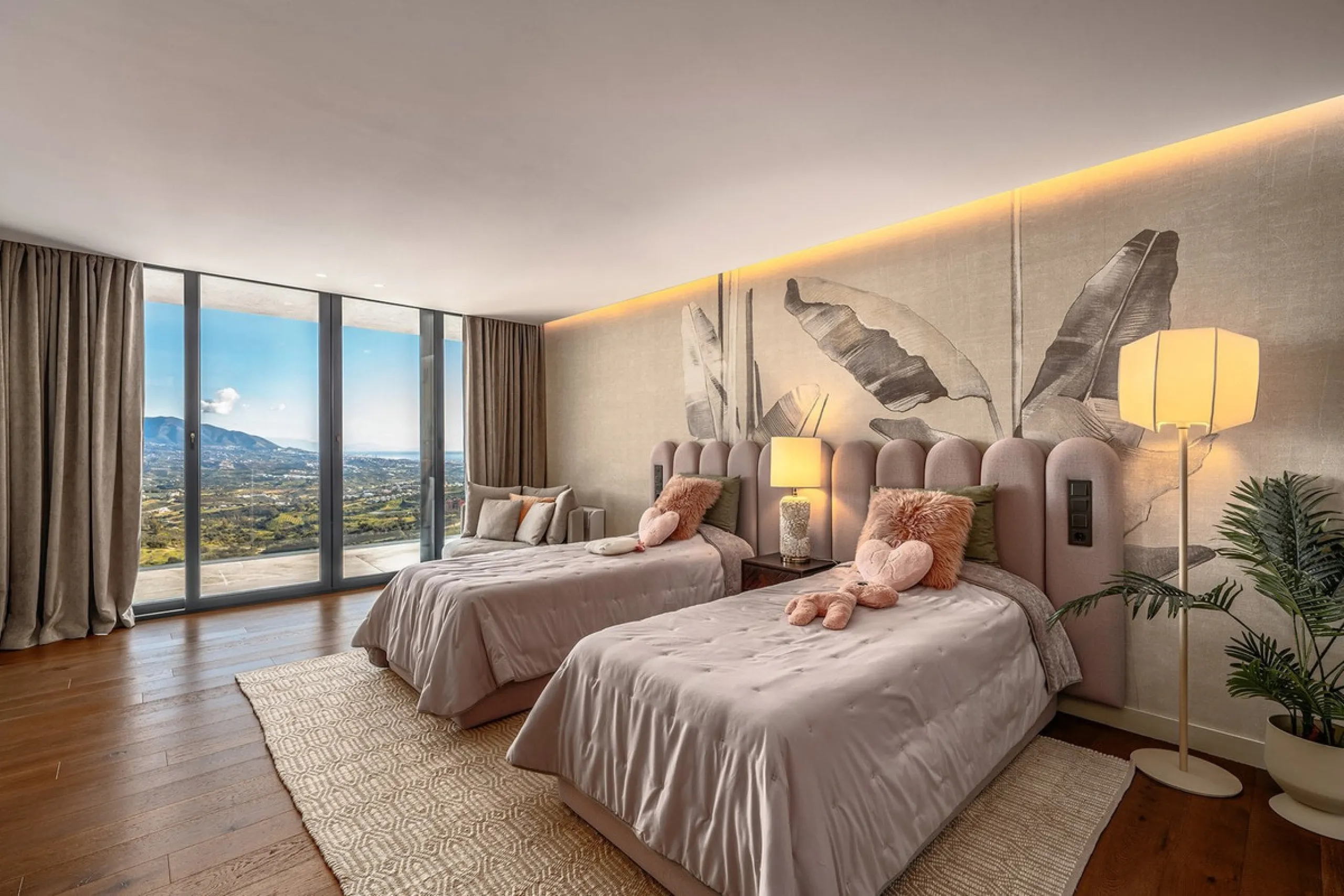 Perched on the coast, in the tranquil hills of La Mairena, this contemporary villa offers a balanced blend of architectural elegance, privacy, and expansive views of the Mediterranean. Surrounded by protected natural landscapes, the residence enjoys a ser