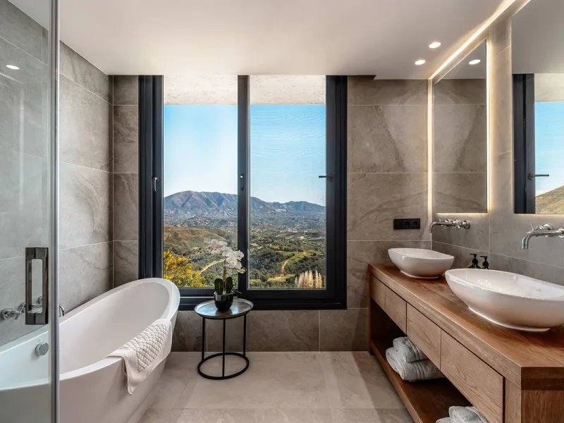 Perched on the coast, in the tranquil hills of La Mairena, this contemporary villa offers a balanced blend of architectural elegance, privacy, and expansive views of the Mediterranean. Surrounded by protected natural landscapes, the residence enjoys a ser