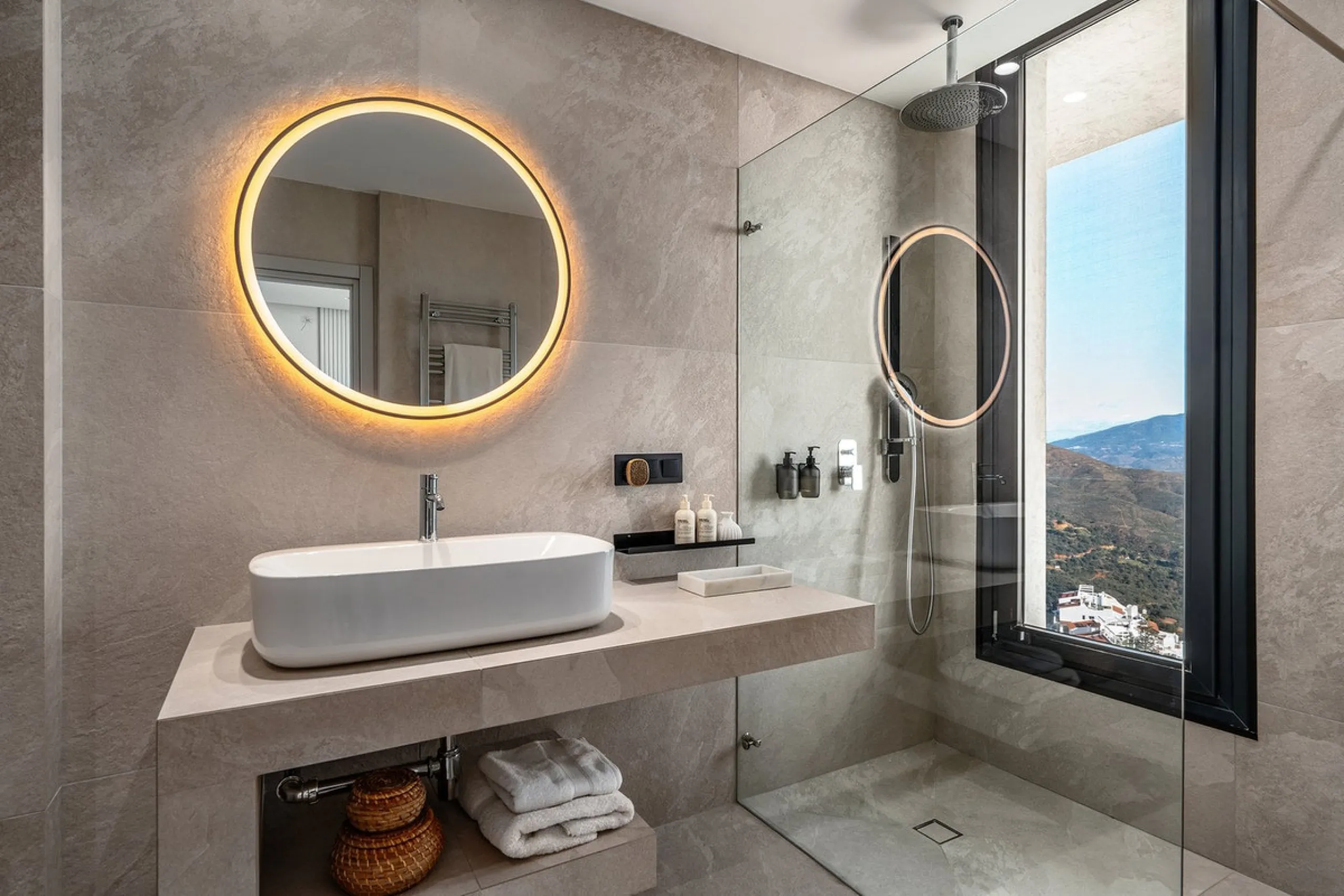 Perched on the coast, in the tranquil hills of La Mairena, this contemporary villa offers a balanced blend of architectural elegance, privacy, and expansive views of the Mediterranean. Surrounded by protected natural landscapes, the residence enjoys a ser