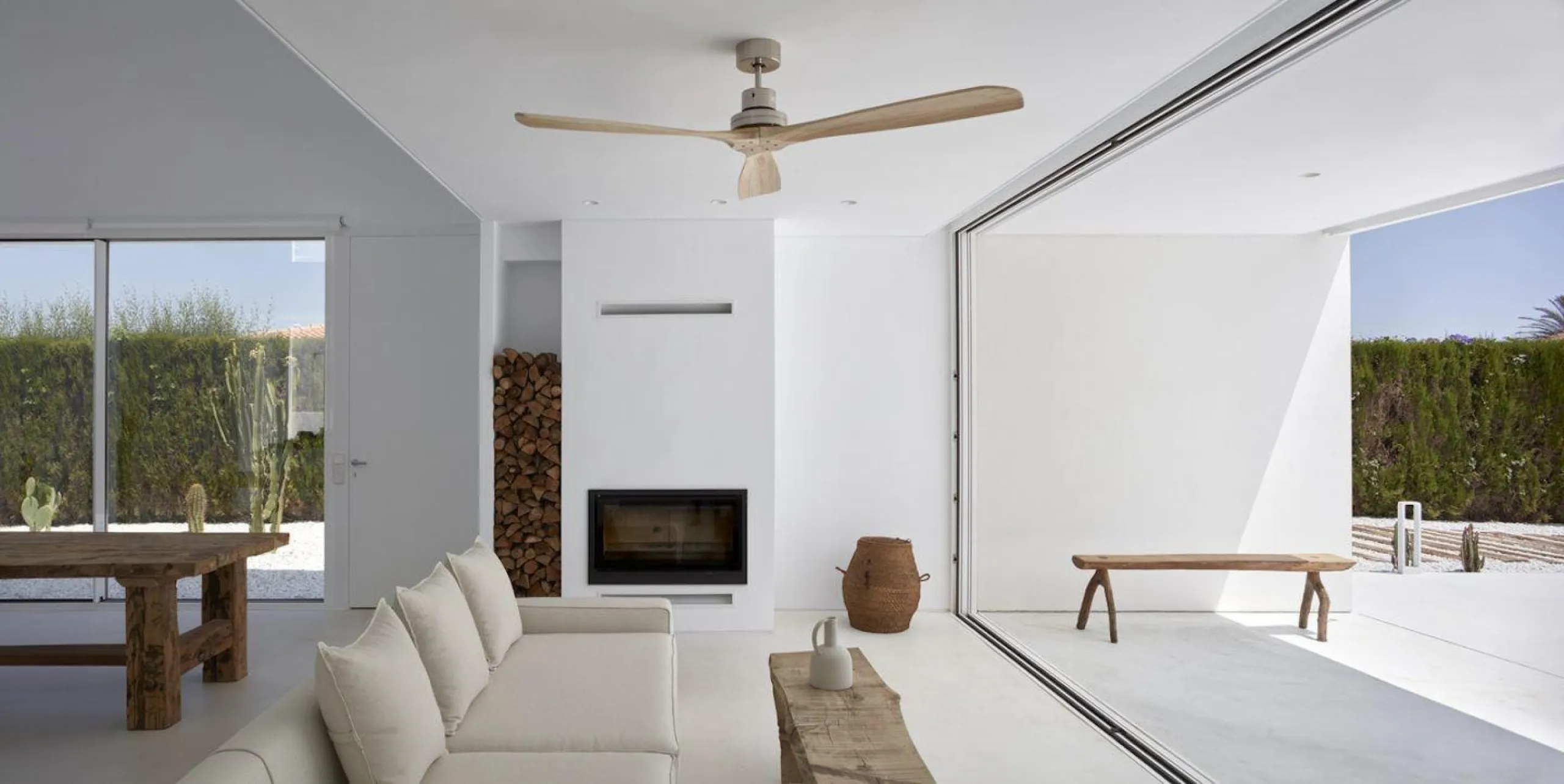 Modern New Build Villas Near Estepona Close to Beach and Valle Romano Golf& & Contemporary Mediterranean Living on the Costa del Sol& Discover this elegant new build villa project located next to Estepona on the Costa del Sol. Designed with minim