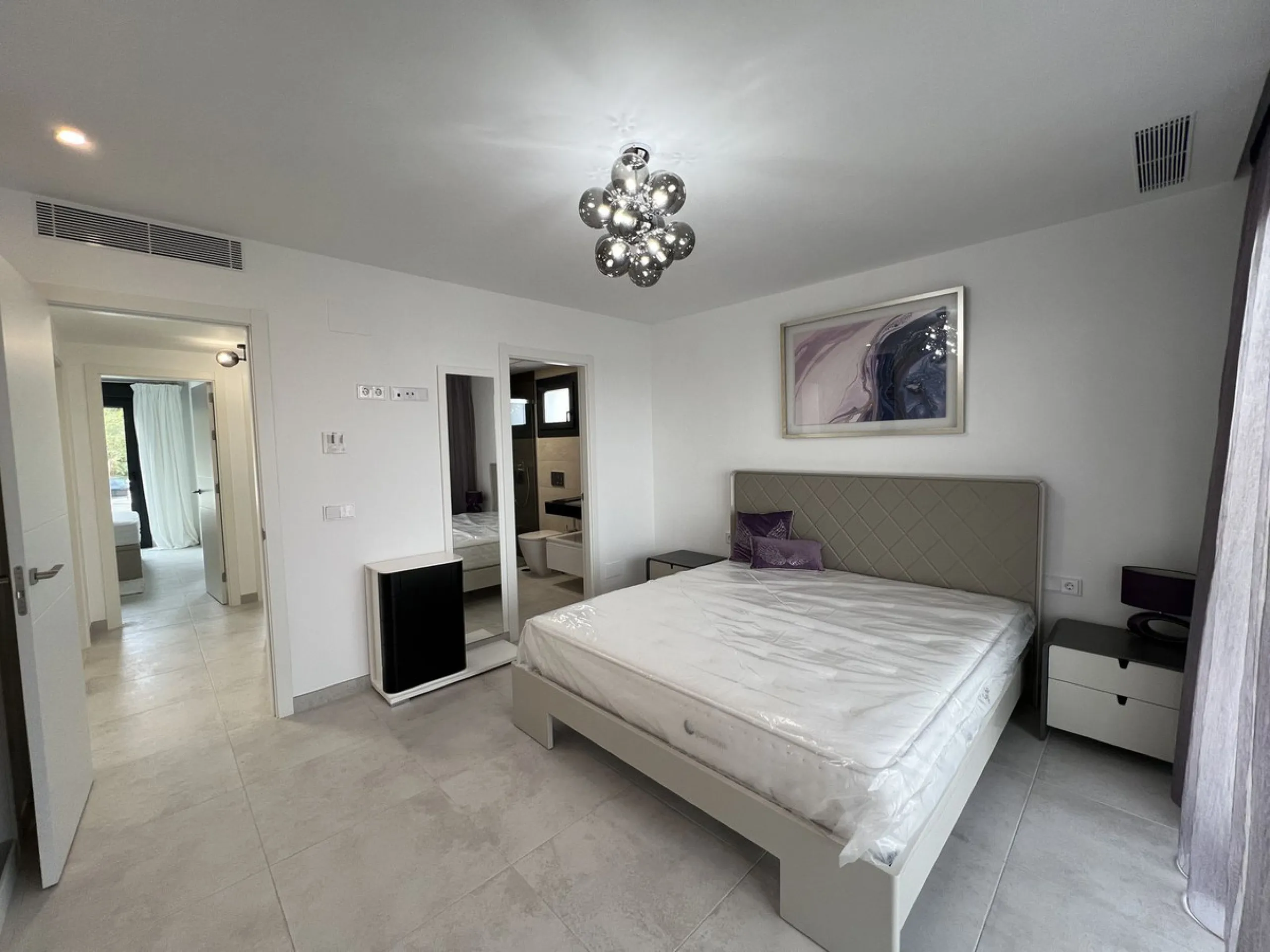 Apartment - Middle Floor Apartment в продаже в Estepona, Málaga. В доме 3 спален и 2 ванных комнат. Площадь дома 130 м²