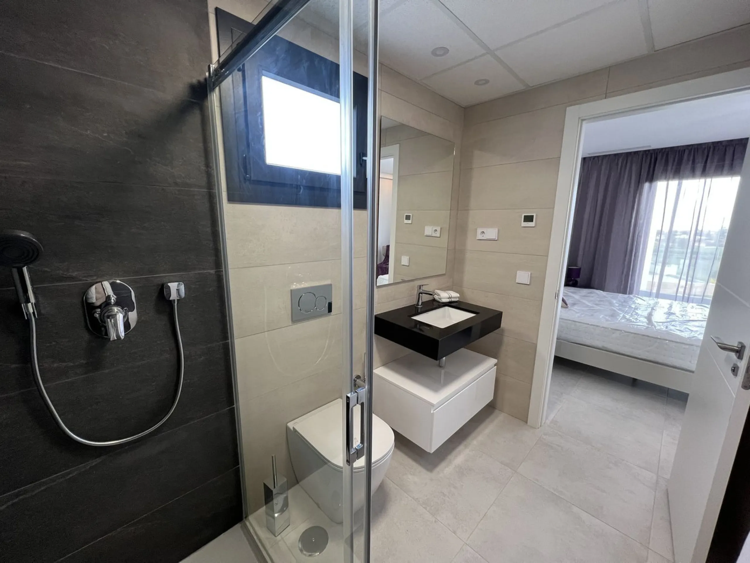 Apartment - Middle Floor Apartment в продаже в Estepona, Málaga. В доме 3 спален и 2 ванных комнат. Площадь дома 130 м²