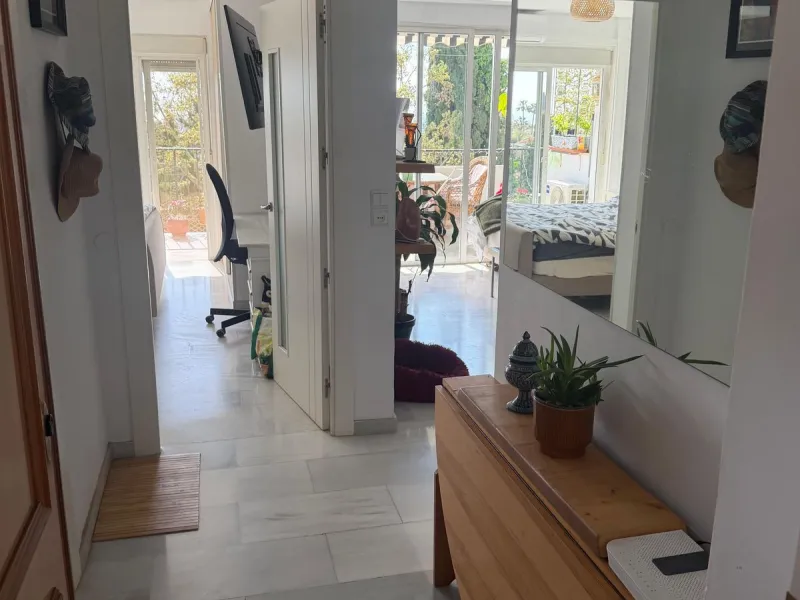 Apartment - Middle Floor Apartment в продаже в Marbella, Málaga. В доме 1 спален и 1 ванных комнат. Площадь дома 93 м²