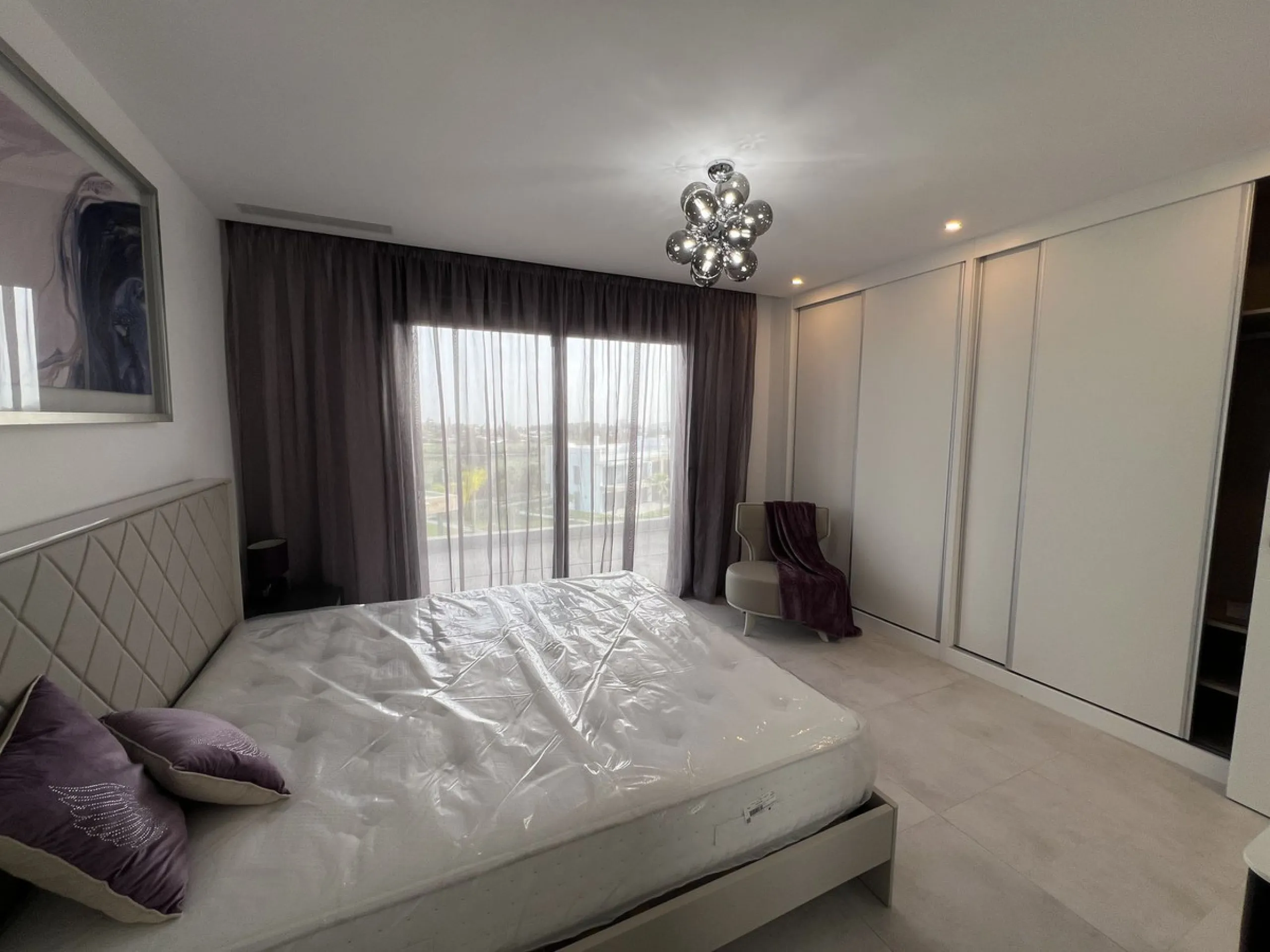 Apartment - Middle Floor Apartment в продаже в Estepona, Málaga. В доме 3 спален и 2 ванных комнат. Площадь дома 130 м²