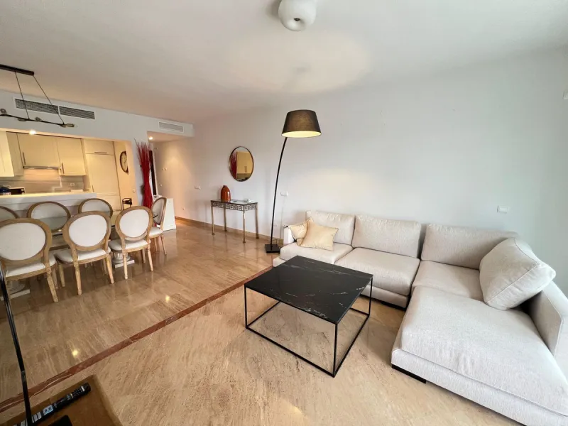 Apartment - Middle Floor Apartment в продаже в Marbella, Málaga. В доме 2 спален и 1 ванных комнат. Площадь дома 100 м²